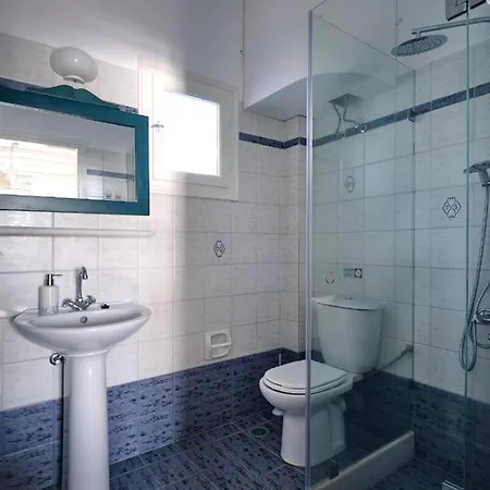 Manolis Aliki (Paros)