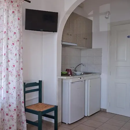 Manolis Aliki (Paros)