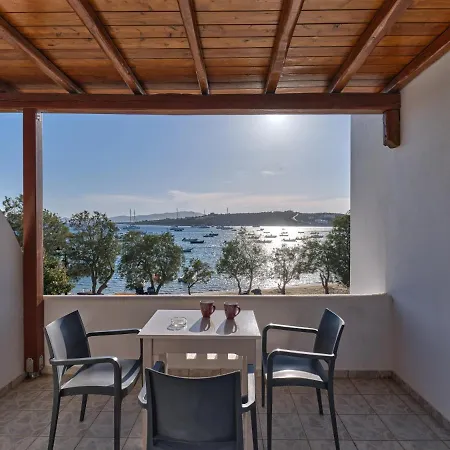 Manolis Apartment *